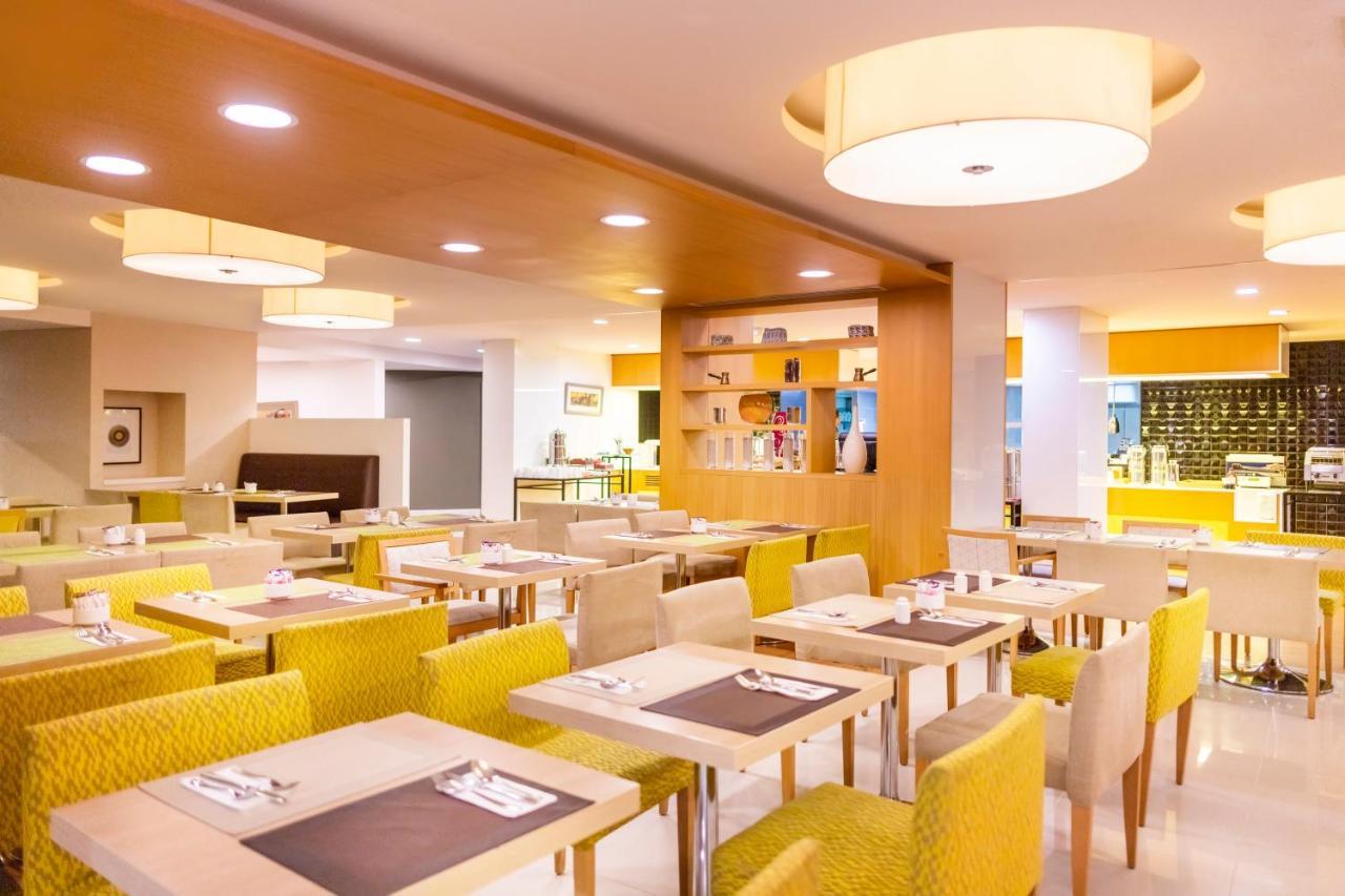 Holiday Inn Muscat Alseeb By Ihg Exterior foto