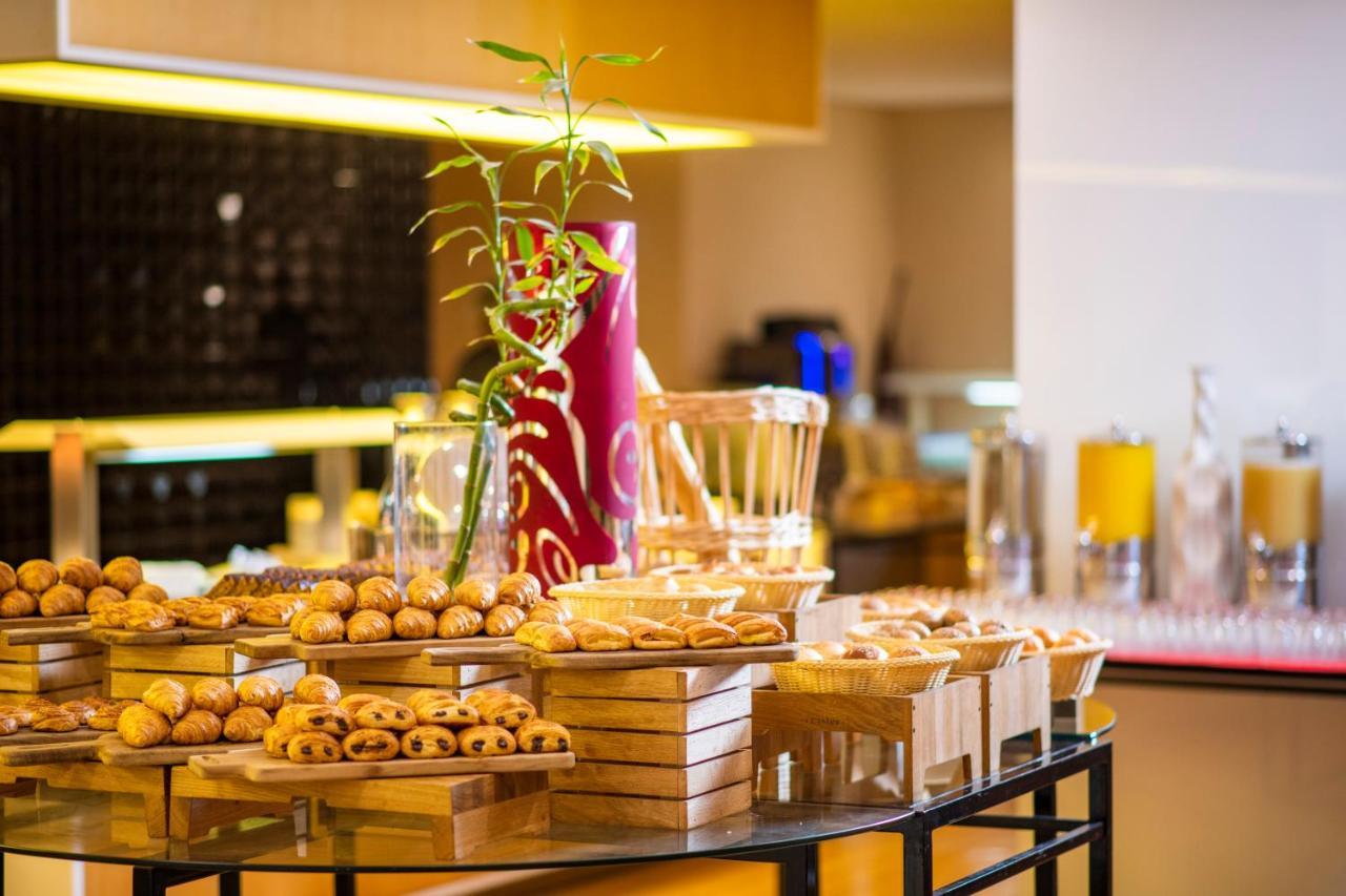 Holiday Inn Muscat Alseeb By Ihg Exterior foto