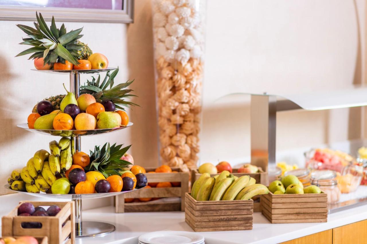 Holiday Inn Muscat Alseeb By Ihg Exterior foto