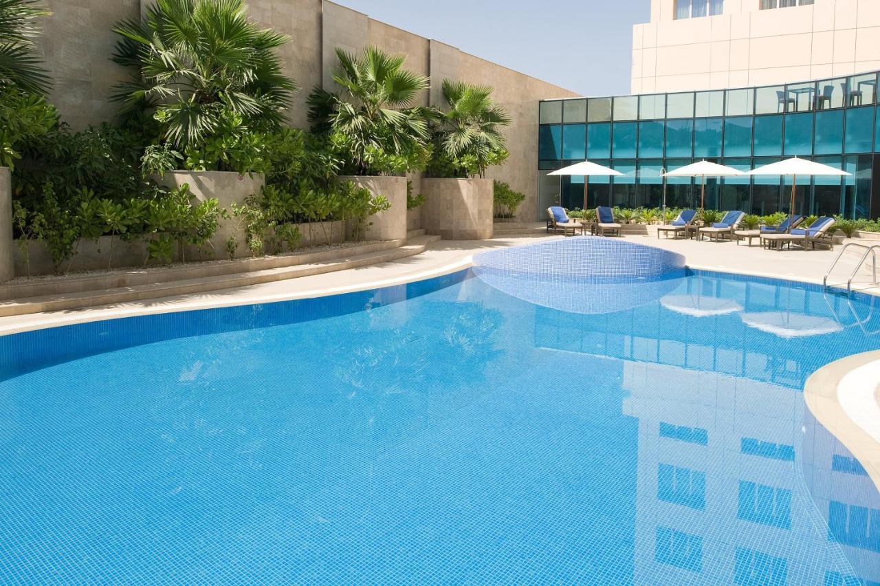 Holiday Inn Muscat Alseeb By Ihg Exterior foto